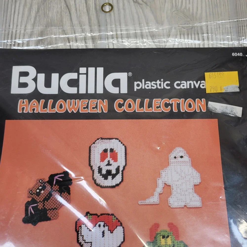 2 Bucilla‎ Plastic Canvas Halloween Collection Craft Kit Ornaments Pumpkin Vtg